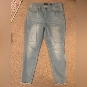 Lucky brand light denim skinny jeans a with frayed hem